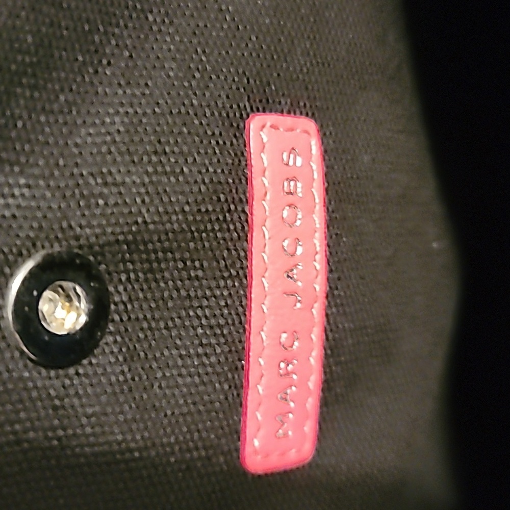 Marc Jacobs Quilted Leather Crossbody Tablet Bag - Picture 2 of 8